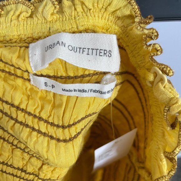 URBAN OUTFITTERS MARTA BABYDOLL SMOCKED YELLOW TANK SIZE SMALL NEW WITH TAG - Picture 5 of 7
